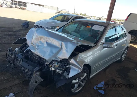 2005 Mercedes-Benz C 230 Kompressor Sport z USA, uszkodzony, nr VIN WDBRF40J05F630870